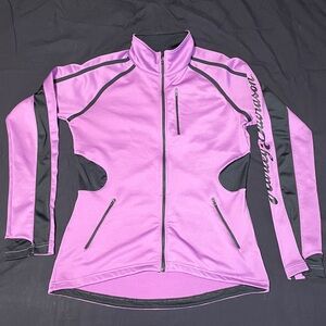Authentic Harley Davidson Purple and Black Jacket.
Beautiful Color! 
Stretchy.